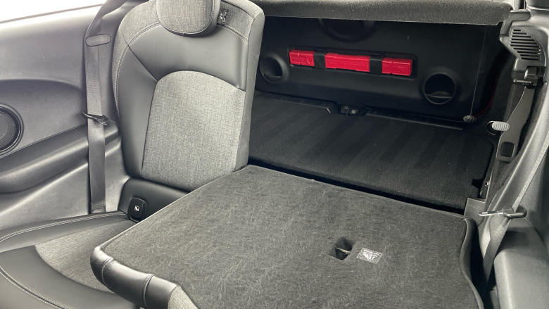 MINI Hatchback 135kW Cooper S Level 2 33kWh 3dr Auto Electric Hatchback